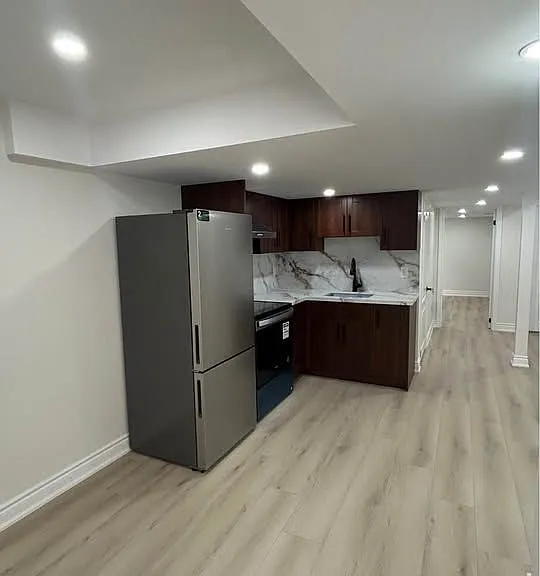 30 Babcock Cres #BASEMENT — Photo 3