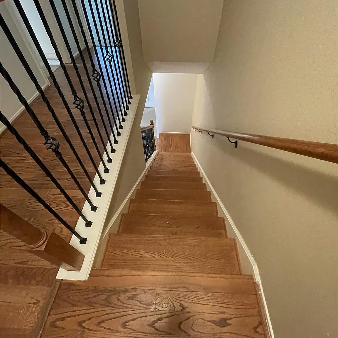 2 bed, 2.5 bath, 1385 sqft, $2,000 — Photo 3