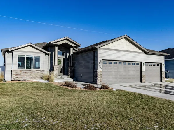 4252 Ponderosa Pl S, Fargo, ND 58104