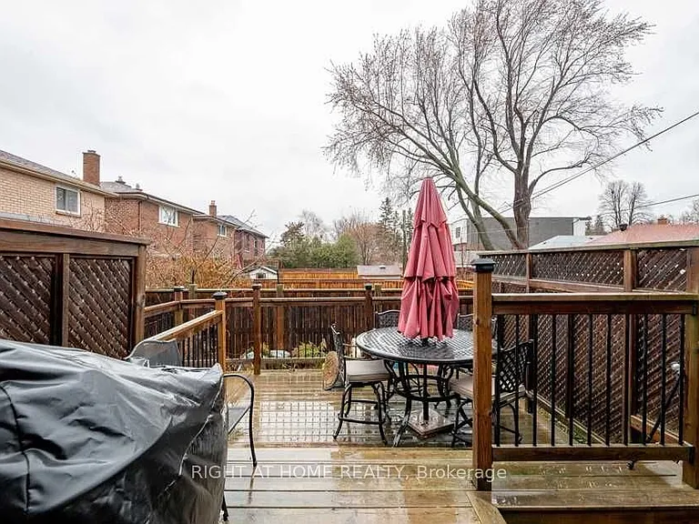 58 Park St — Photo 26