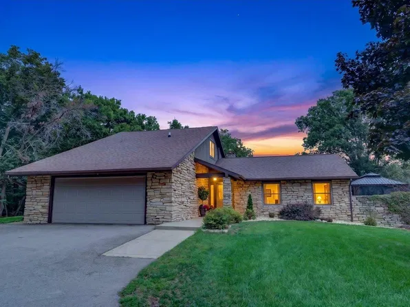 2670 N Britt Rd, Janesville, WI 53548