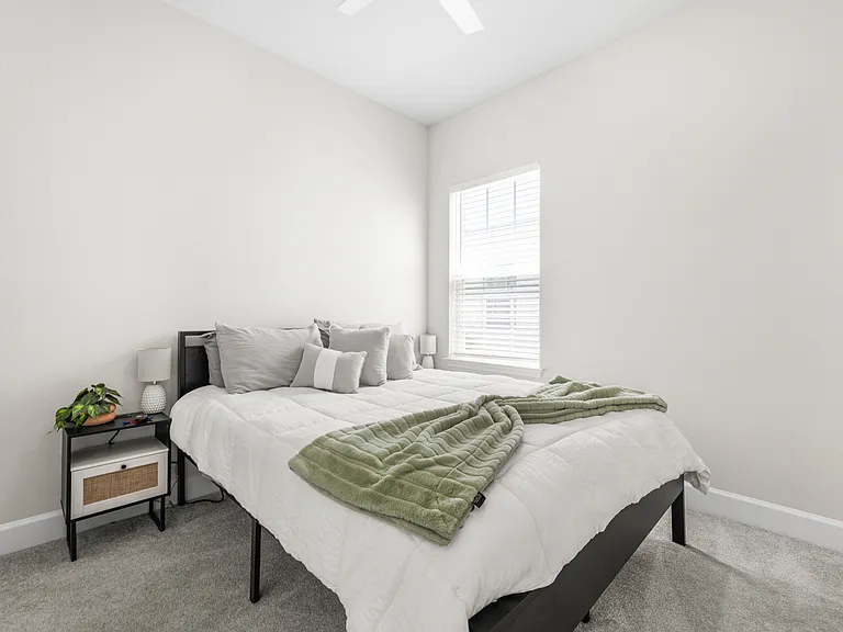 14048 Crimson Ave — Photo 37