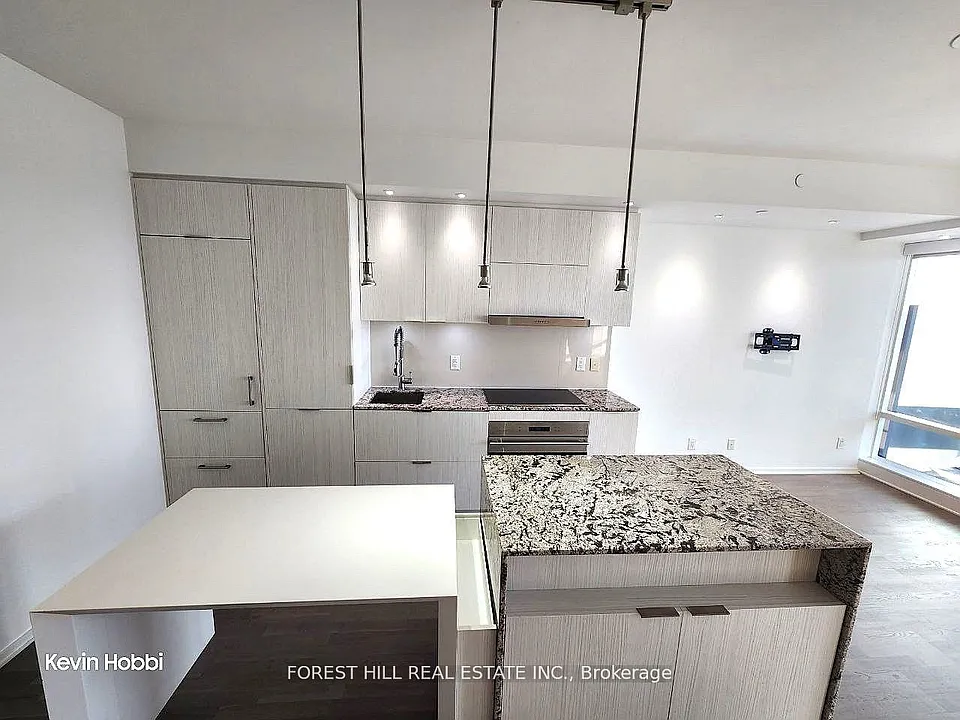 1 Bloor St E #5210