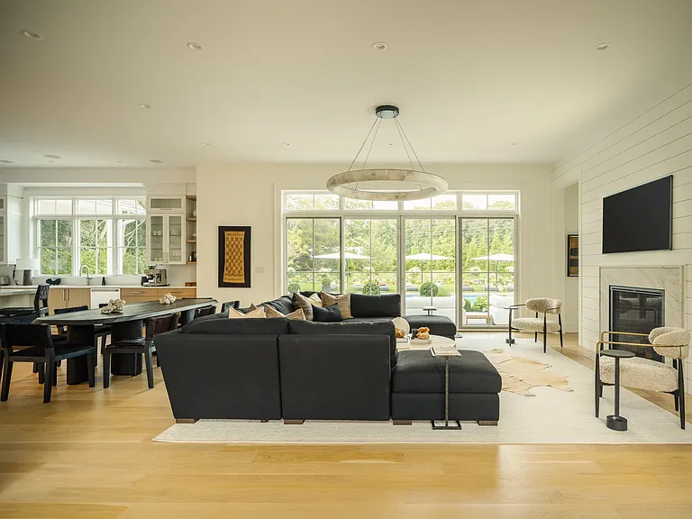 1449 Deerfield Rd — Photo 8