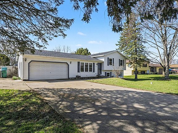 4th image of 58446 W Greenfield Ct