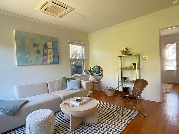 5th image of 2462 Oak St APT C