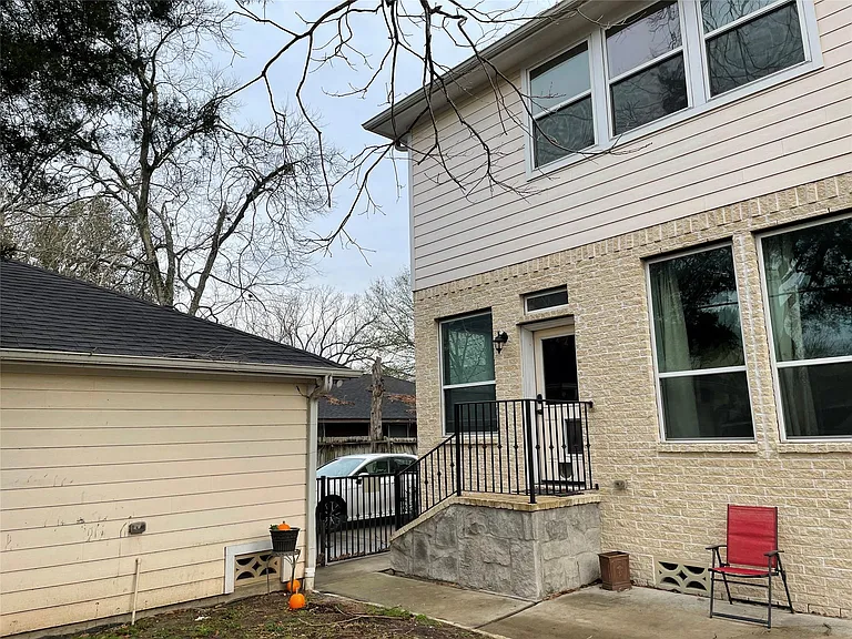 5105 Maple St — Photo 39