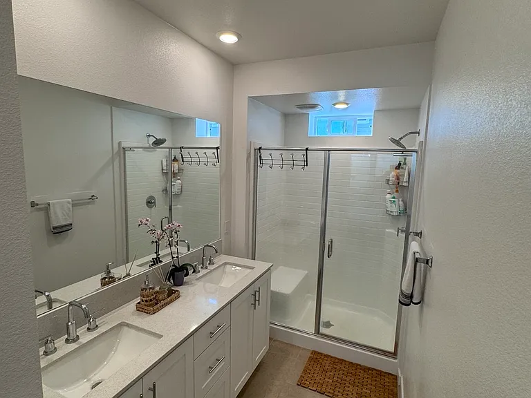 Master Bathroom w/Shower