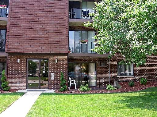 1st image of 7505 W Tiffany Dr #1D