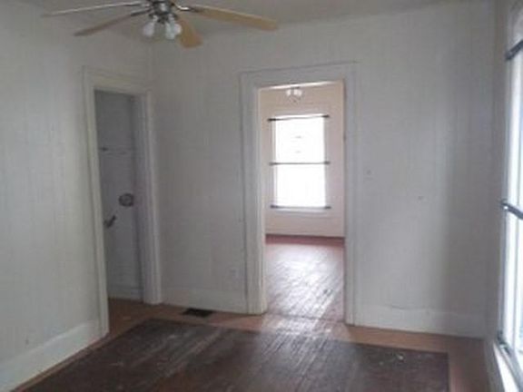 5th image of 739 Earl Ave