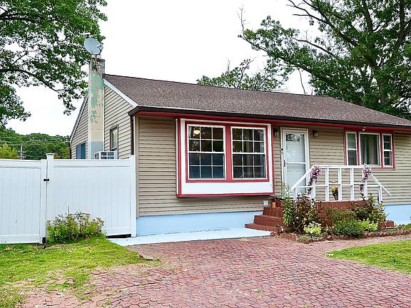 2nd image of 87 Oak Ave