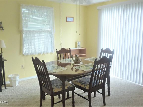 4th image of 749 Periwinkle Cir