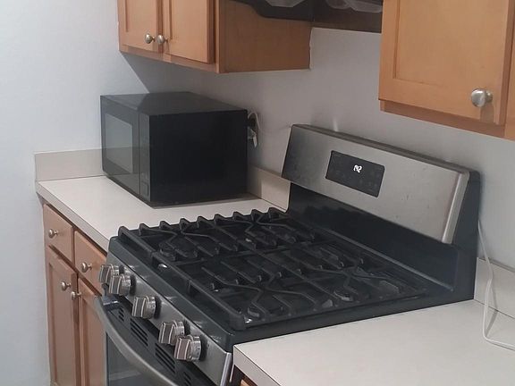 3rd image of 1100 Vine St #7XX