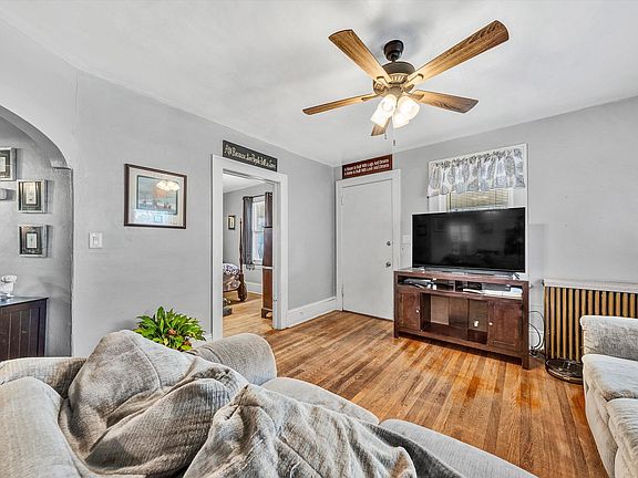 5th image of 1120 Jamison Ave SE
