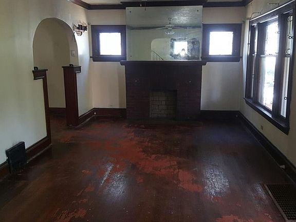 2nd image of 3270 E 140th St