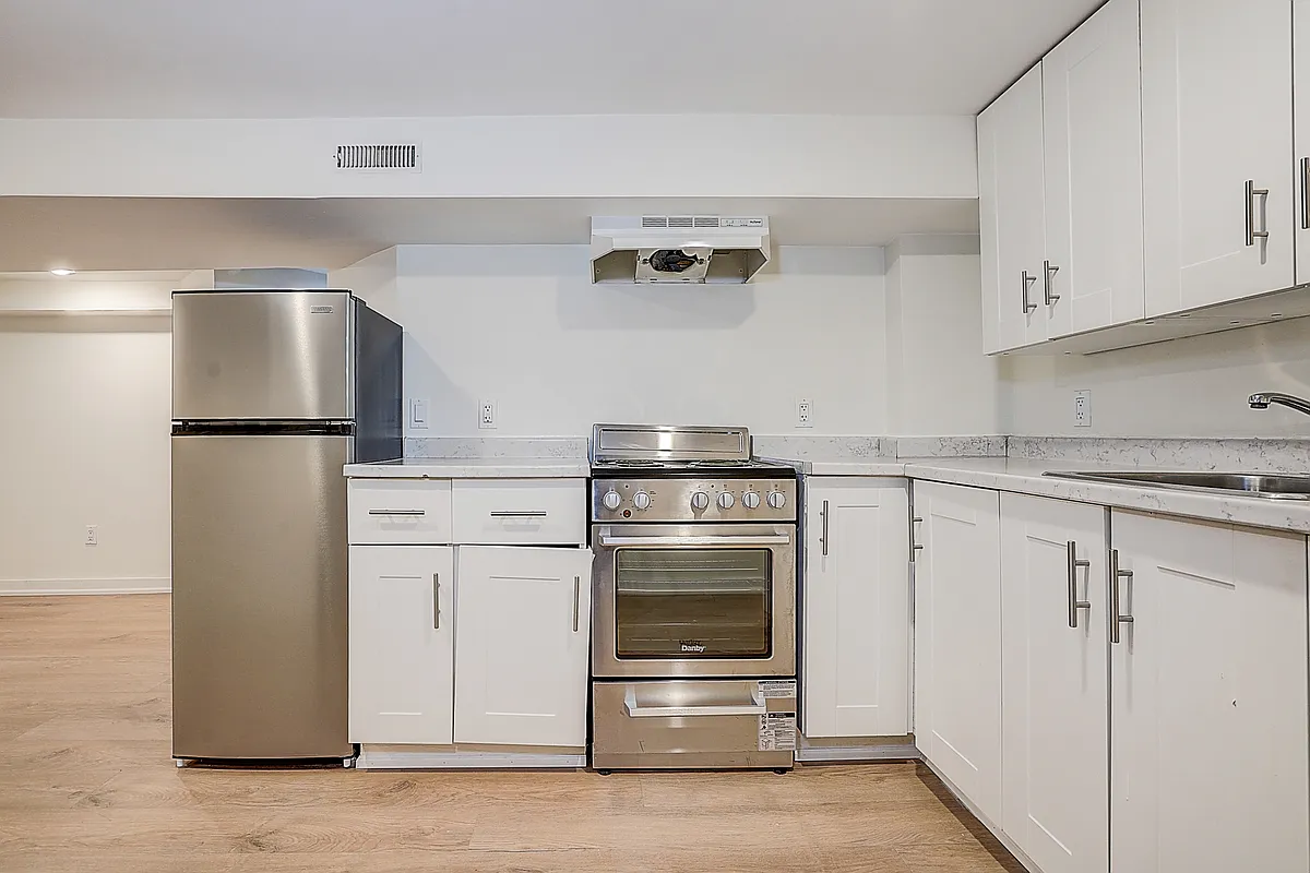 Building Photo - 96 Wiltshire Ave #LOWER