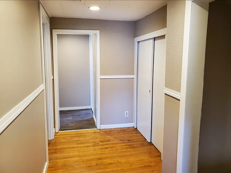 535 W Spring St — Photo 12