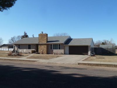 603 S 3rd St, Parkston, SD, 57366