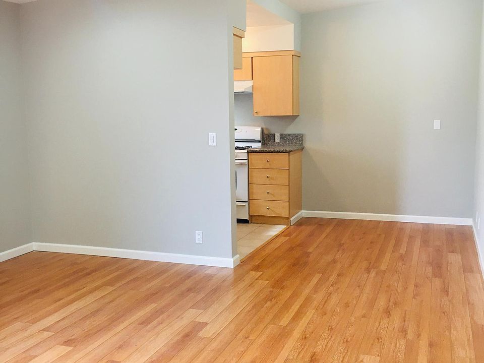 1st image of 212 S Jackson St #6