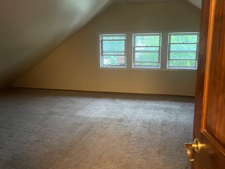 1903 Ridgeland Ave — Photo 2