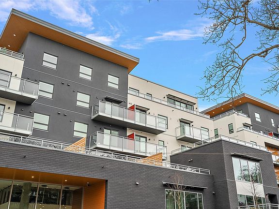 4th image of 1102 Esquimalt Rd #308