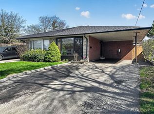 1166 Kingsholm Dr, Mississauga, ON L4Y2H2