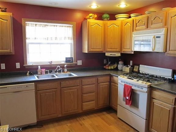 3rd image of 386 Zanesville Rd