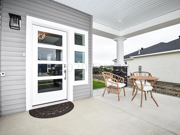 4th image of 3610 Houkom Dr E