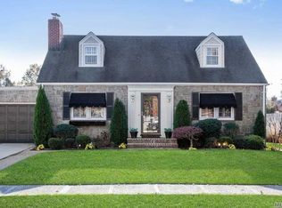 96 Greystone Rd, Rockville Centre, NY 11570