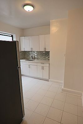 5th image of 19 Cumming St APT 5H