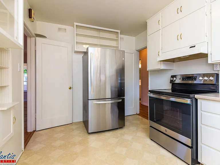 525 Laverne Ave — Photo 8