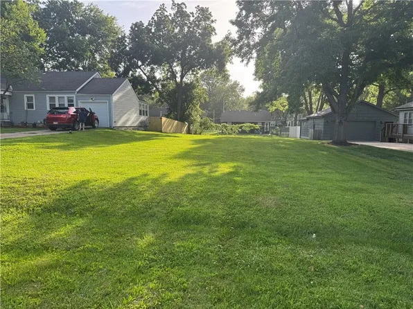 13222 Cherry St, Kansas City, MO 64145