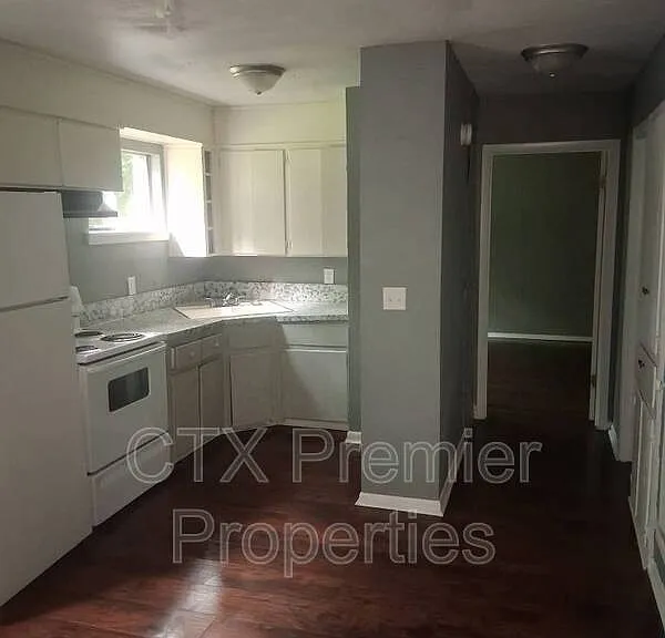 416 E Dunn Ave #1 — Photo 1