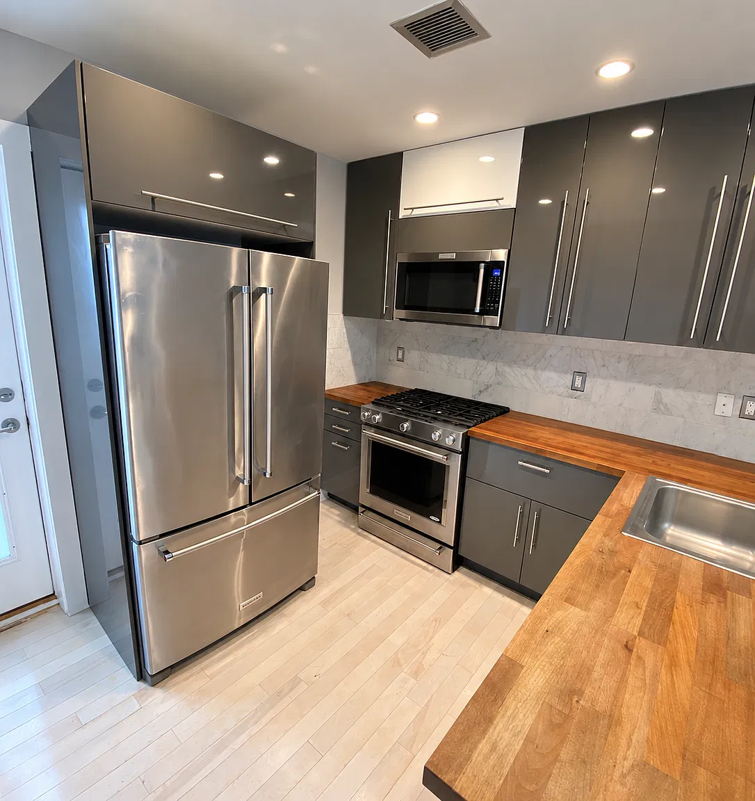 415 Bond Street — Photo 4