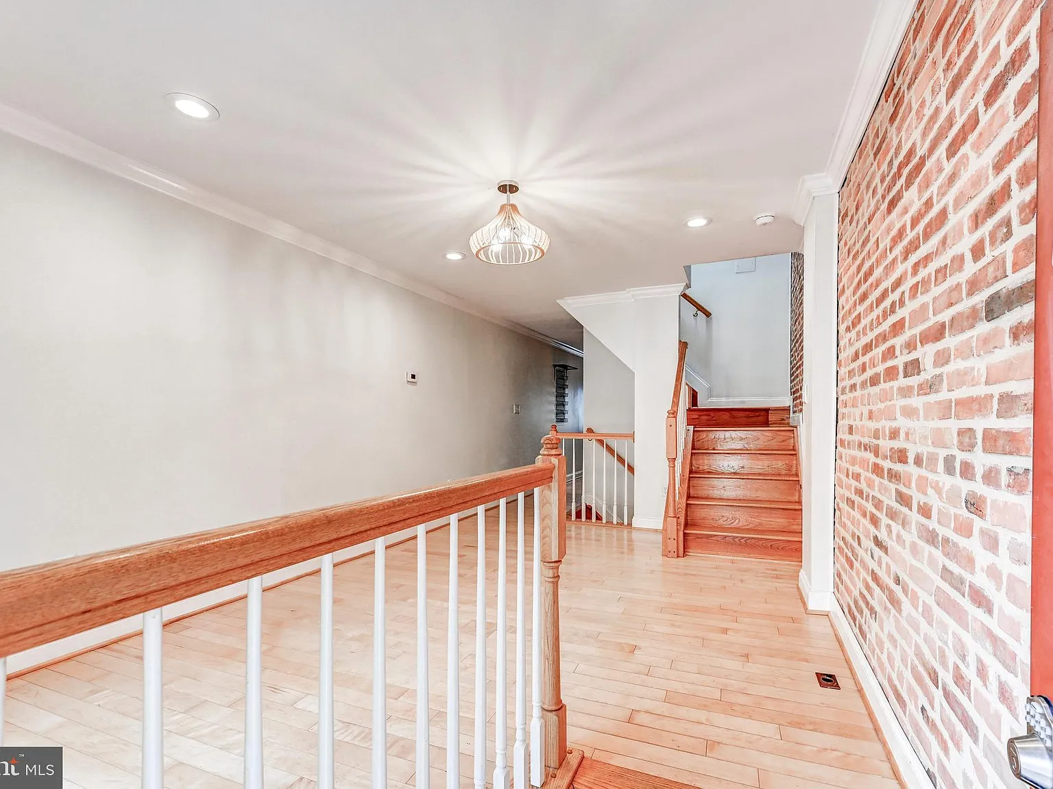 2 bed, 1140 sqft, $2,050 — Photo 4