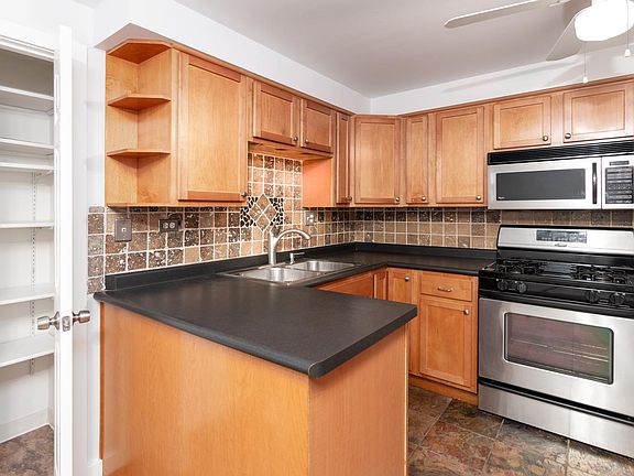 3rd image of 6769 N Olmsted Ave #1