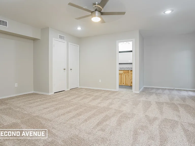 1011 Usher St — Photo 7