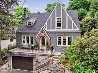 46 Valleywood Rd, Greenwich, CT 06830