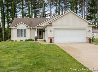 1867 Pineridge Dr, Hastings, MI
