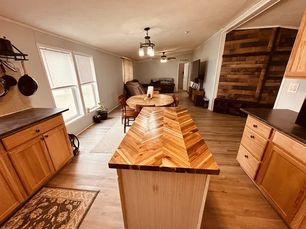 1131 Hunters Glen Blvd #127, Wayland, MI 49348