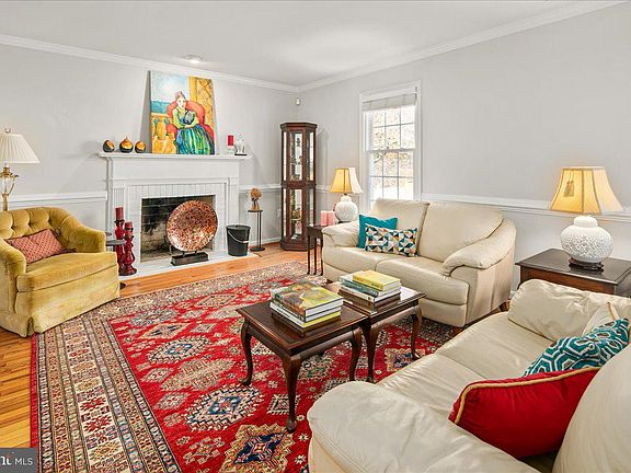 5th image of 6582 Forsythia St