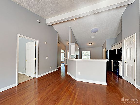 3rd image of 2447 Glade Springs Dr