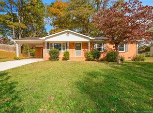 7574 Jennings Ln, Fayetteville, NC 28303
