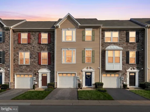 1247 Rannoch Ln, York, PA 17403