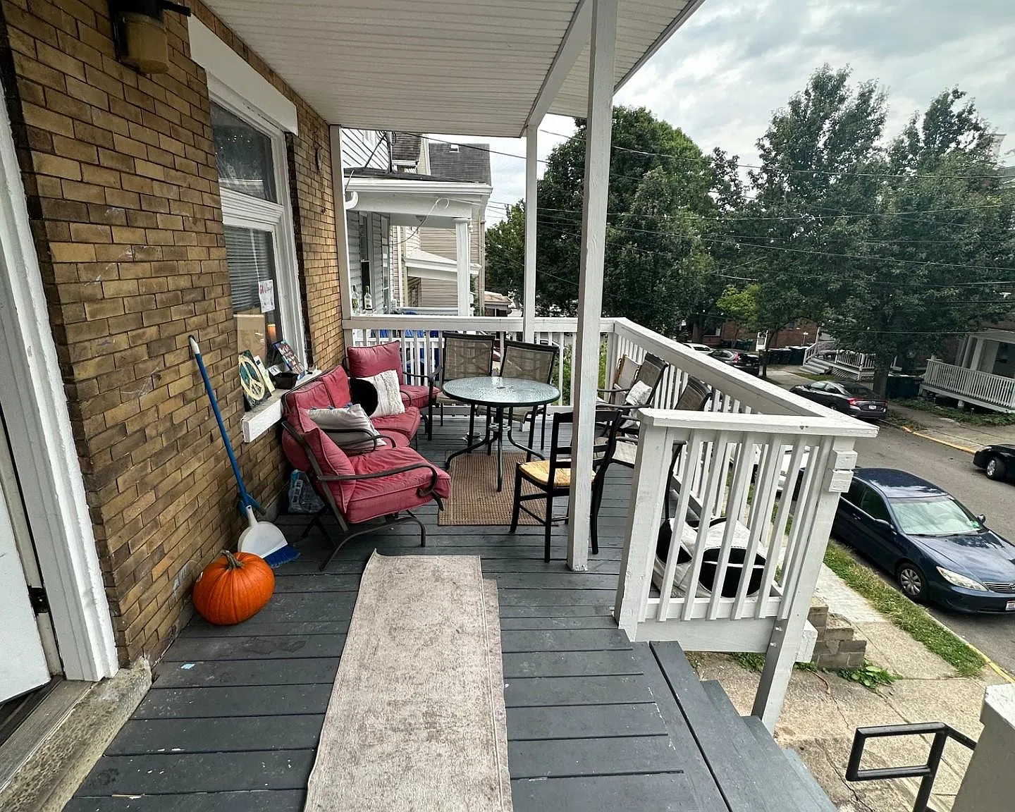4 bed, 1.5 bath, 1280 sqft, $2,450 — Photo 2