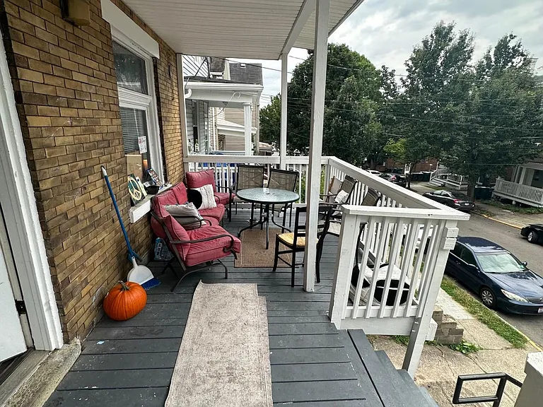 2318 Flora St — Photo 2