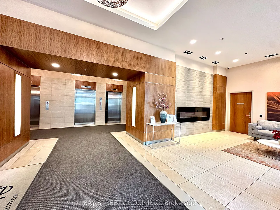 50 Town Centre Ct #2605