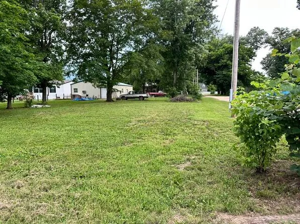 207 Walnut Street, Birch Tree, MO 65438