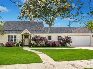 387 Loring Rd, Levittown, NY