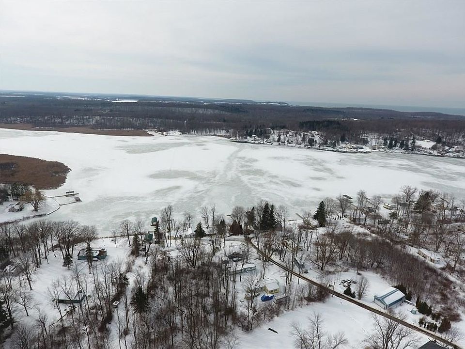 2nd image of 7805 E Port Bay Rd